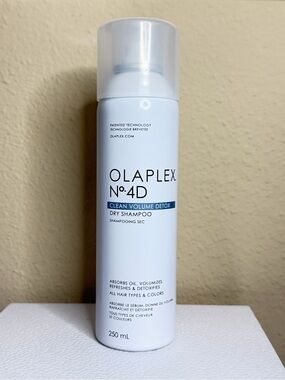 OLAPLEX No.4D Clean Volume Detox Dry Shampoo -